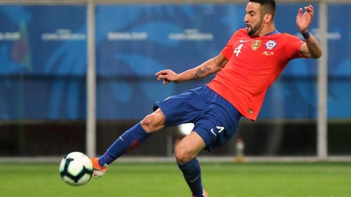 El Betis prepara el fichaje de Mauricio Isla / Latercera.com