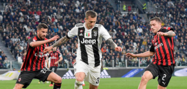 "Milan y Juve podrían cambiar sus cromos. Foto: Getty Images"