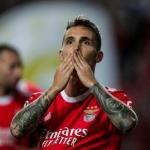 El futuro de Alex Grimaldo, cada vez más lejos del Benfica