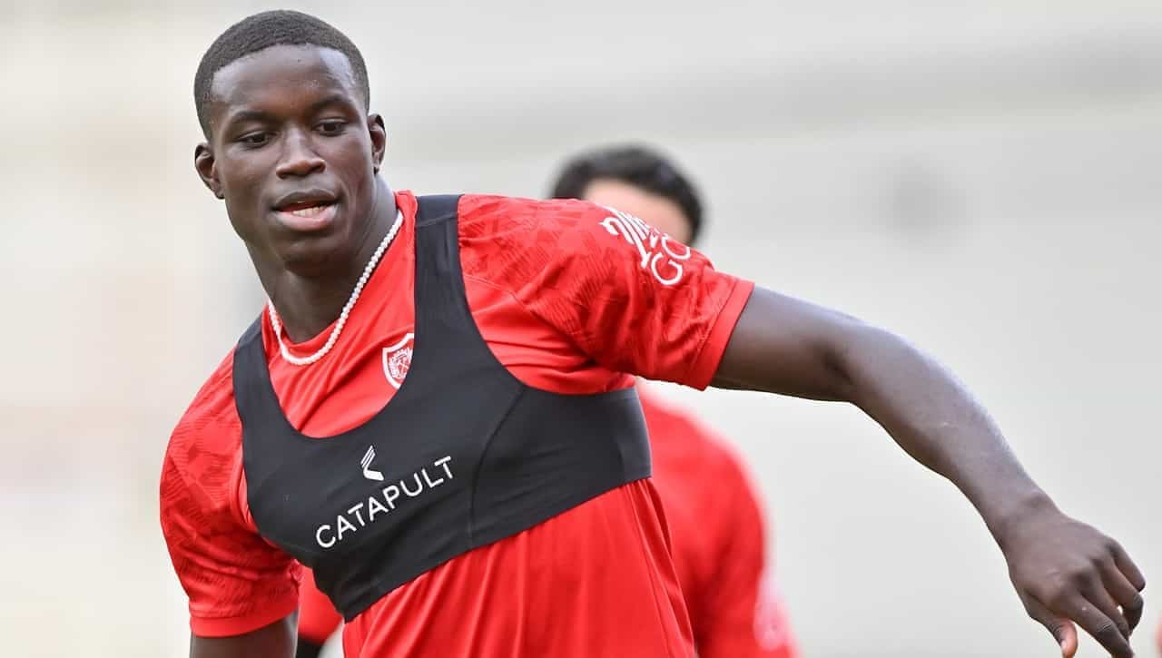 El Hull City, a por Nobel Mendy / Rayo Vallecano