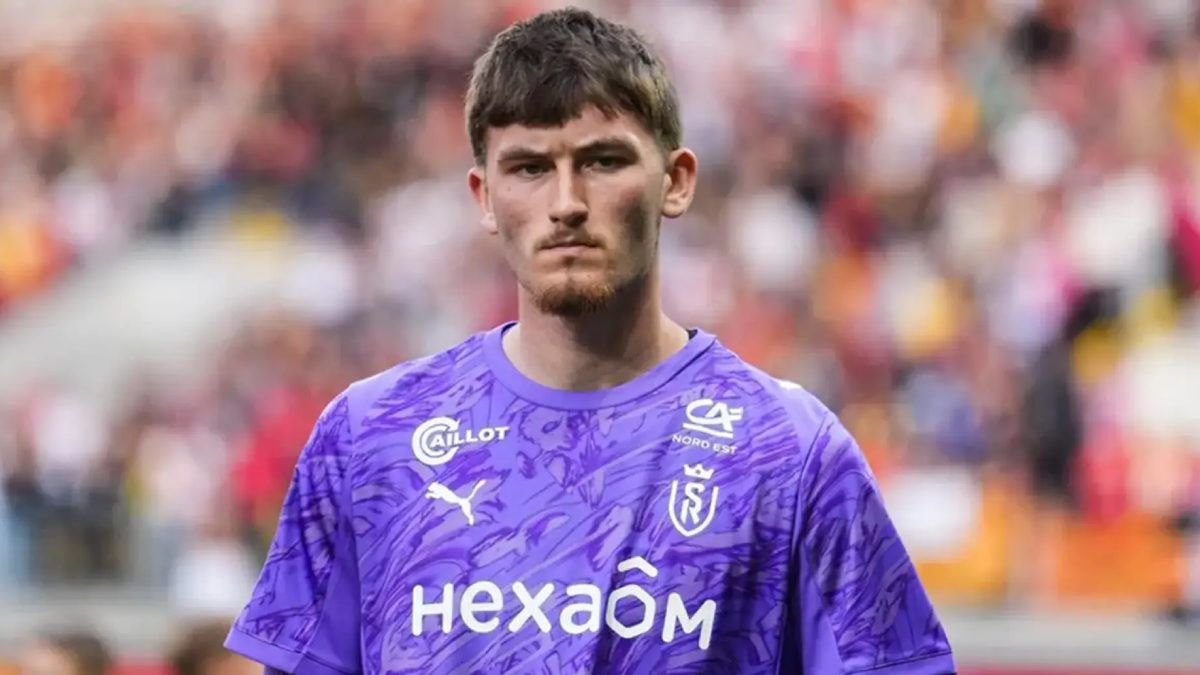 Ewen Jaouen durante un partido del Stade Reims