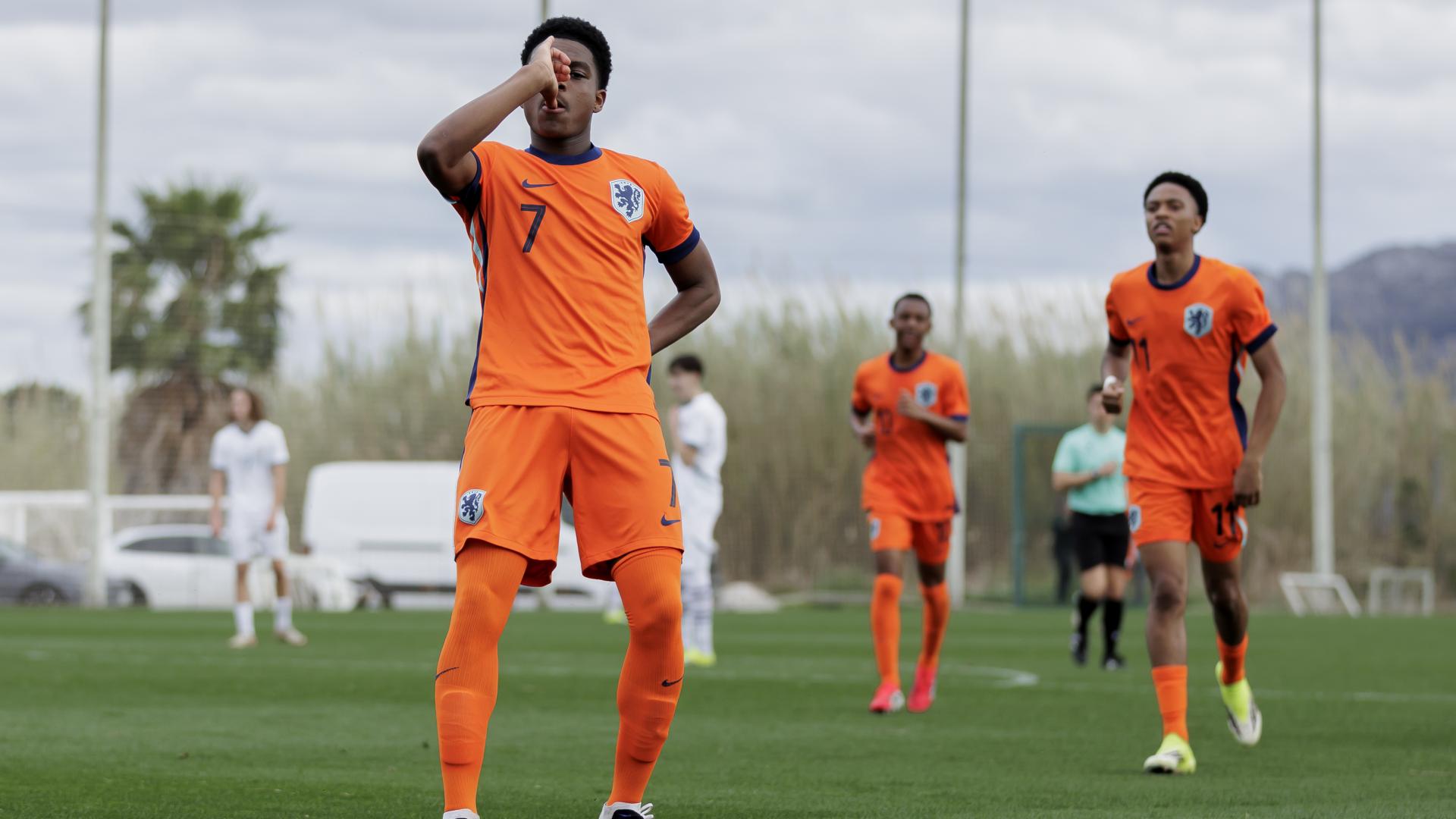 Jerayno Schaken, con las inferiores de los Países Bajos / Getty Images