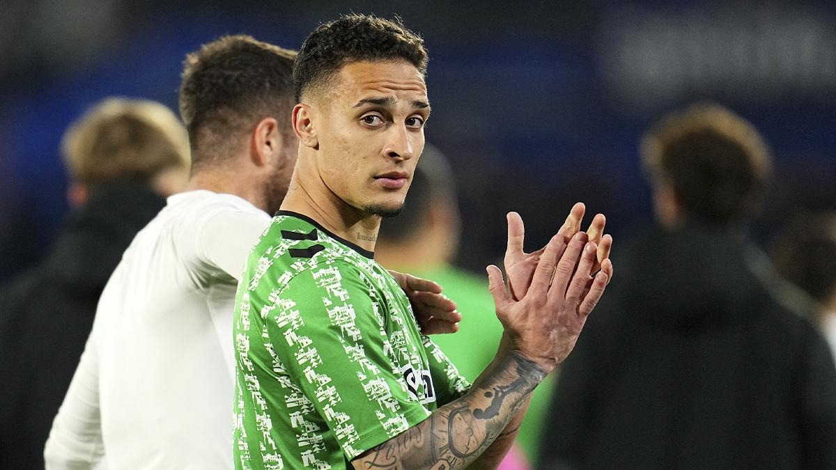 Betis insists on Antony