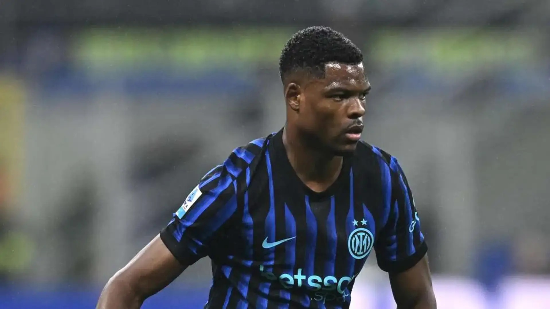 El Barcelona vuelve a la carga por Denzel Dumfries