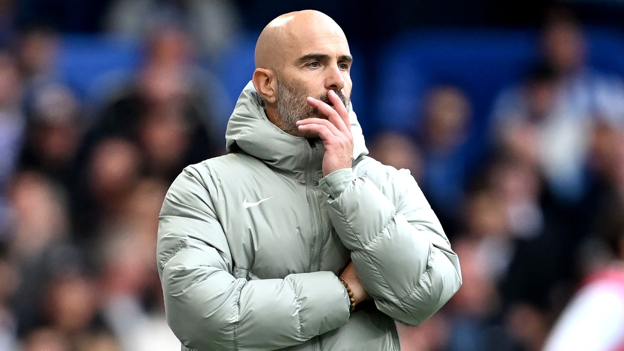 Chelsea wants to sign a central defender