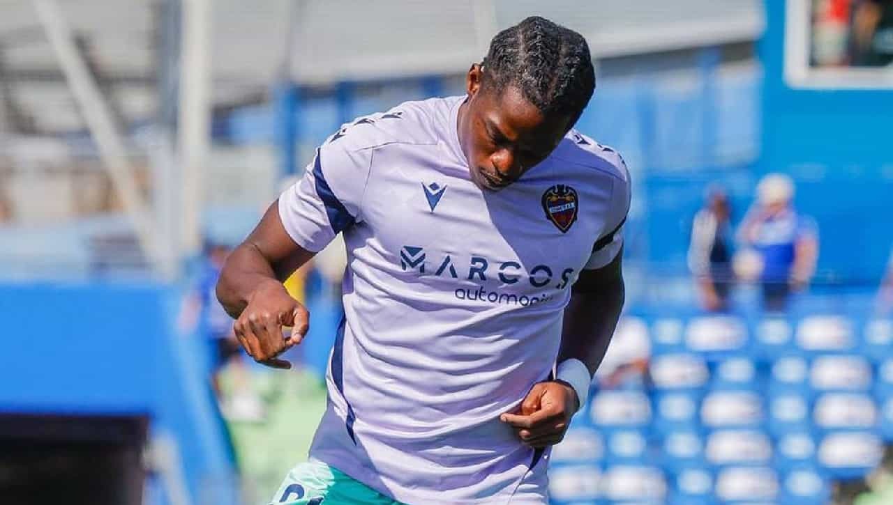 Etta Eyong saldrá a subasta en verano