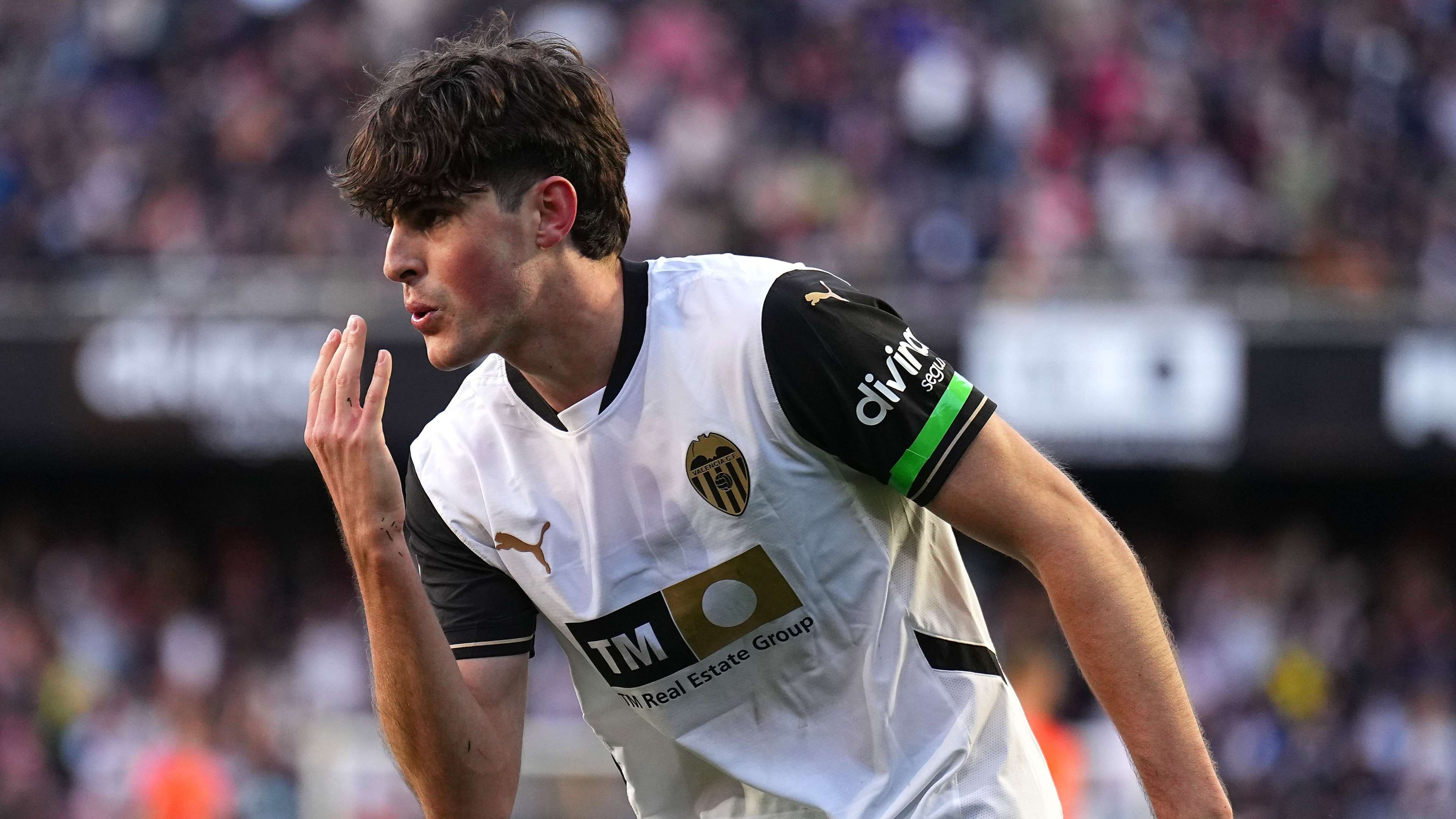 Javi Guerra, back on the exit ramp of Valencia