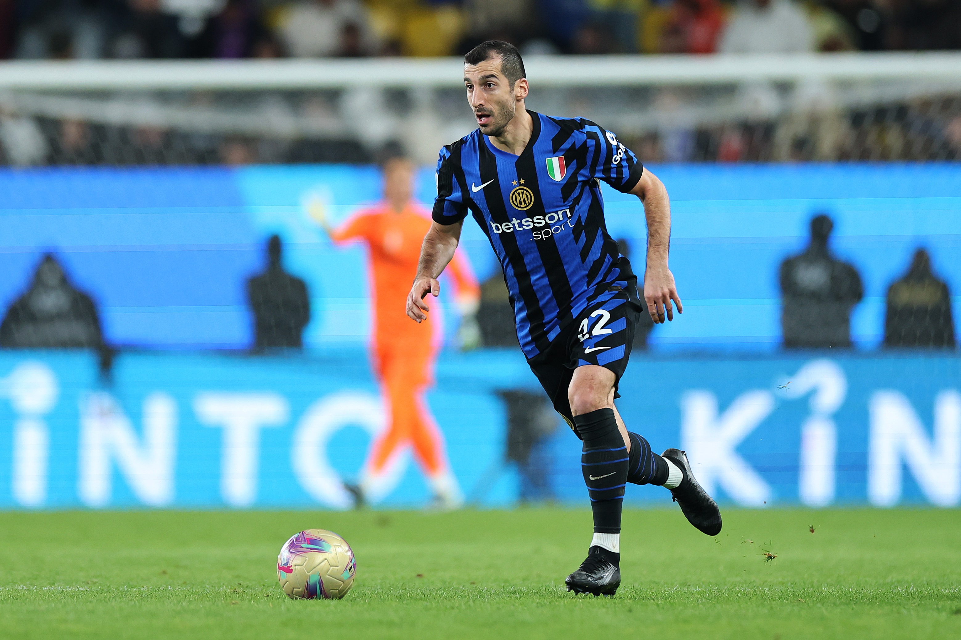 Mkhitaryan se irá del Inter de Milán