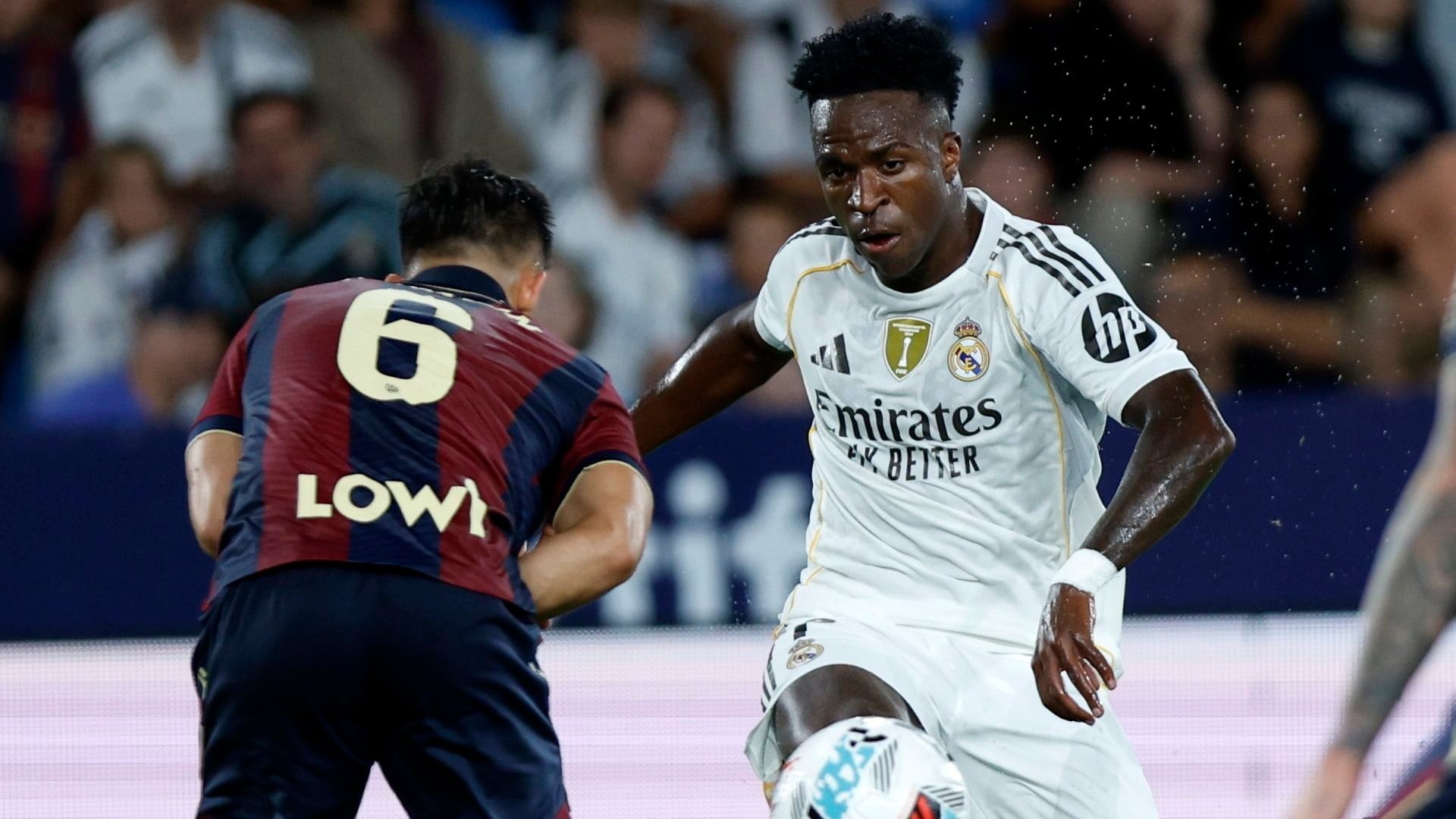 Vinícius comes from playing a great match against Levante