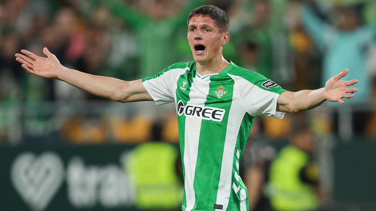 Sergi Altimira ya tiene un pie fuera del Betis