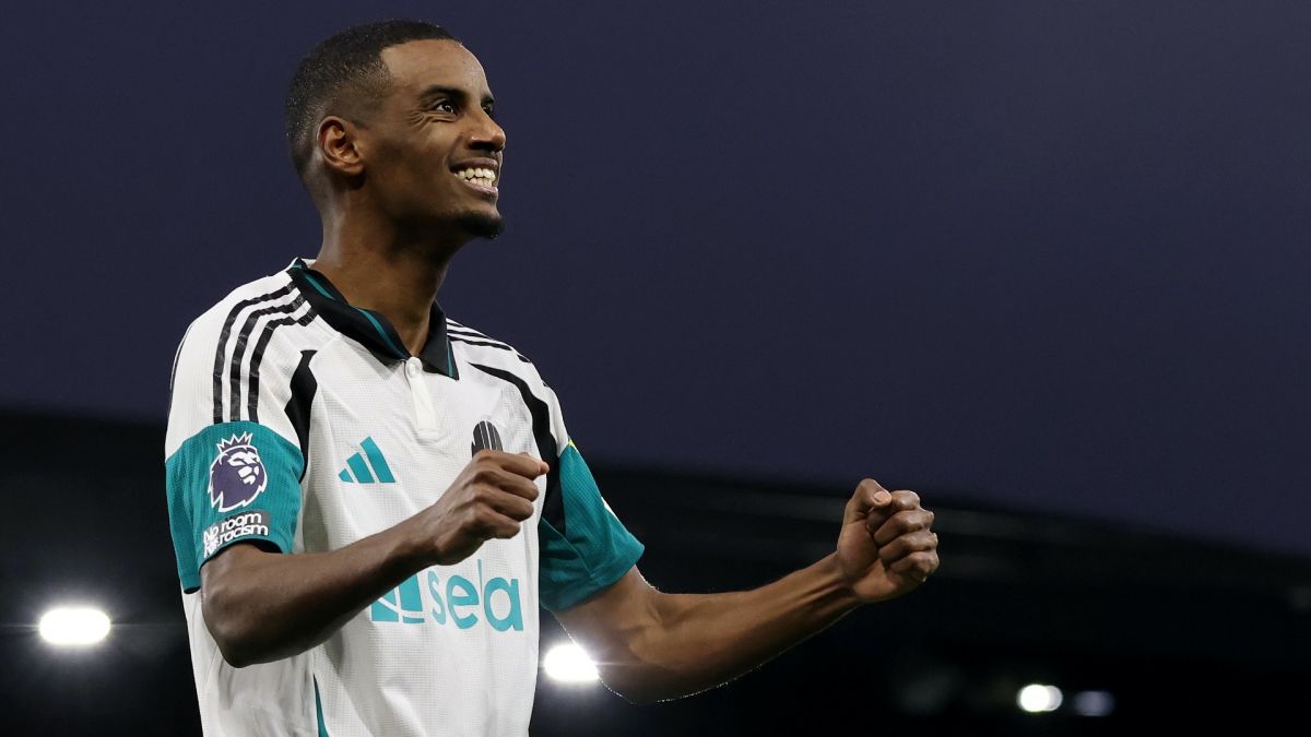 Alexander Isak celebrating a goal scored with Newcastle