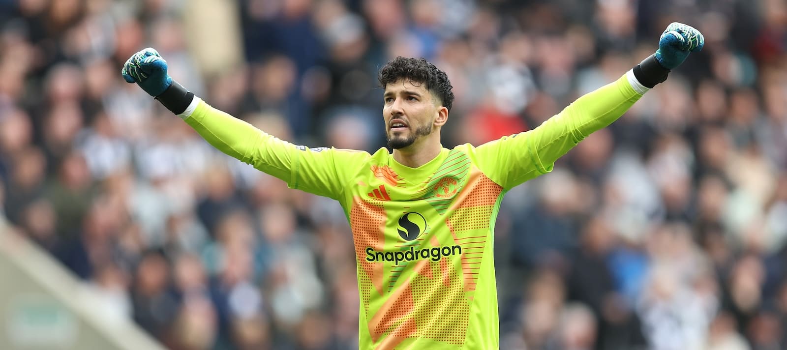 Altay Bayindir dejará el Manchester United por el Celta / Getty Images