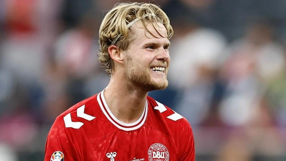 Morten Hjulmand durante un partido con la selección de Dinamarca