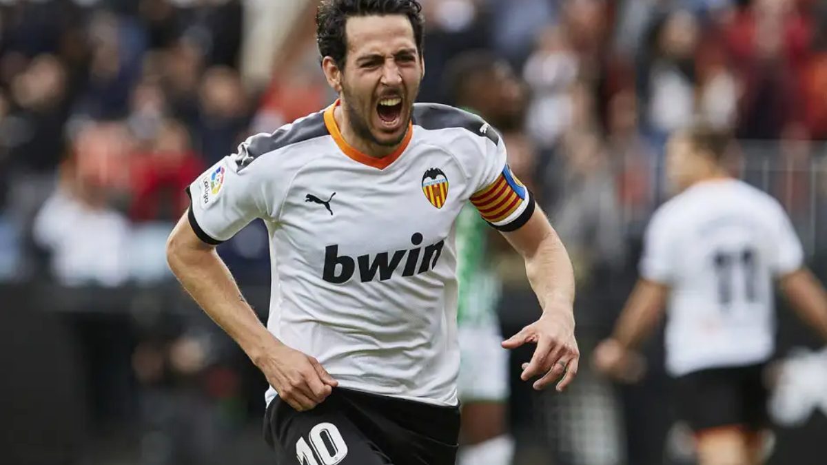 Dani Parejo celebra un gol anotado con el Valencia