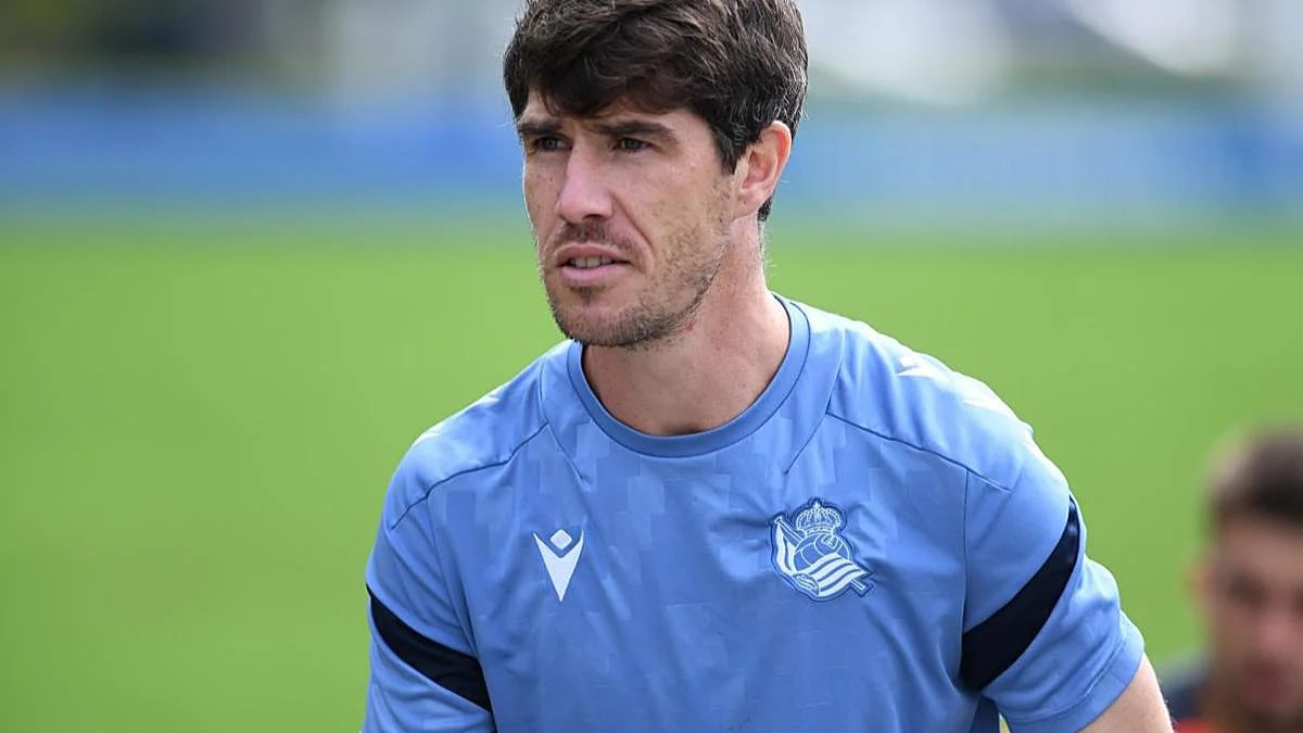 Aritz Elustondo durante un entrenamiento con la Real Sociedad