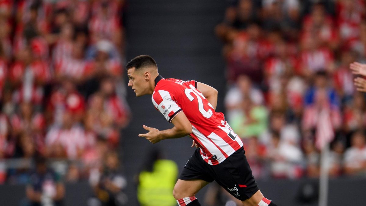 Urko Izeta durante un partido con el Athletic Club