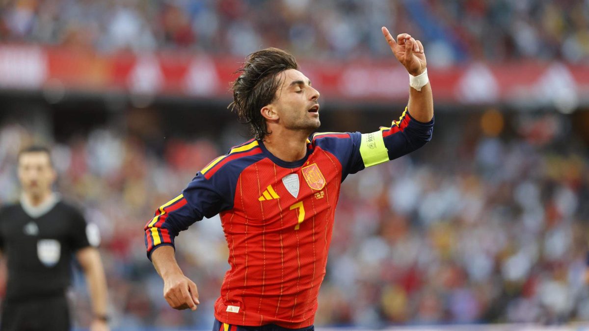 Ferran Torres celebra un gol anotado con España