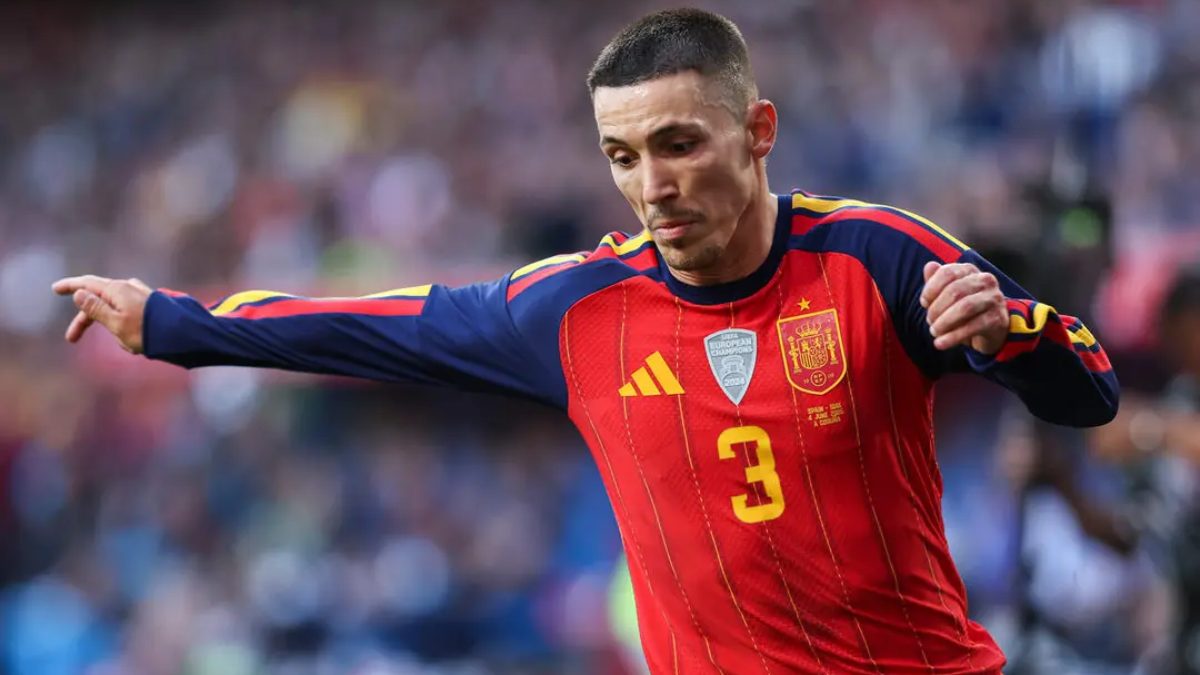 Alejandro Grimaldo during a match with the Spanish national team