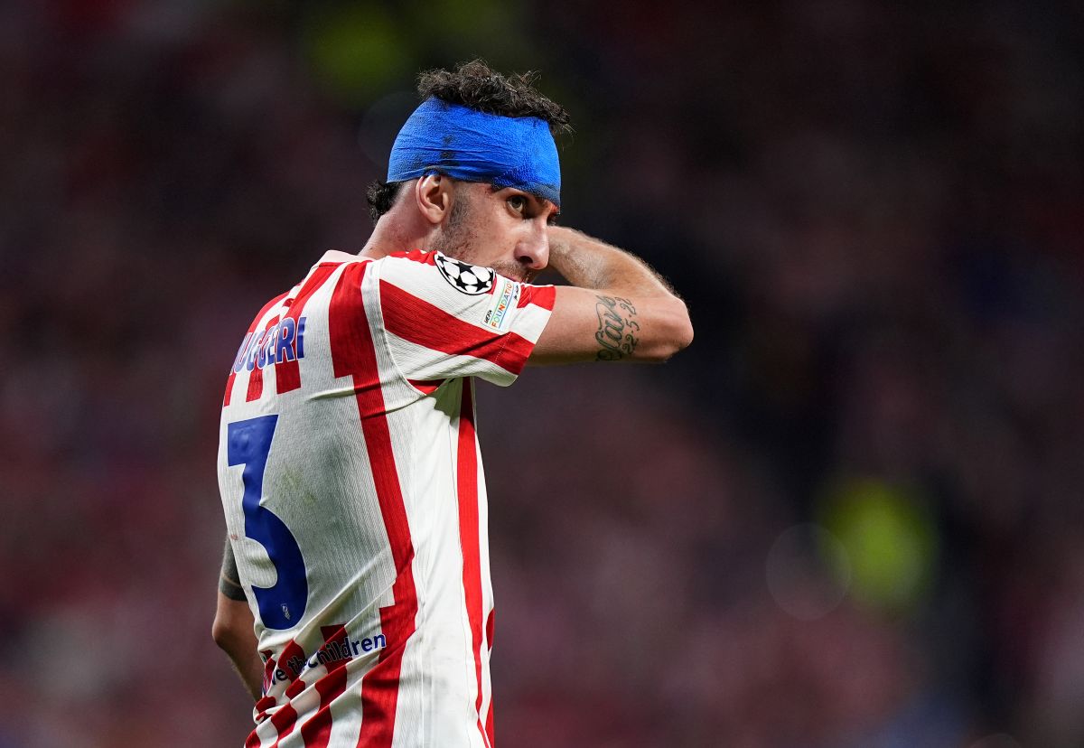Matteo Ruggeri, en el partido de Champions contra el Barcelona / Getty Images