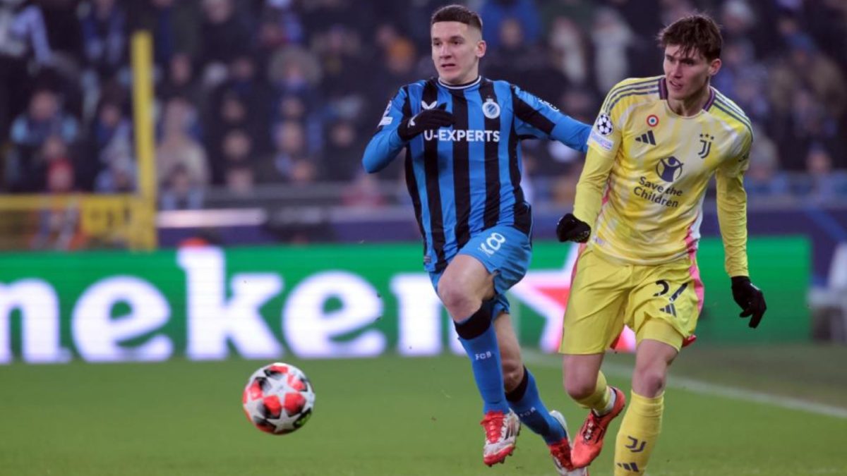 Christos Tzolis durante un partido con el Brujas