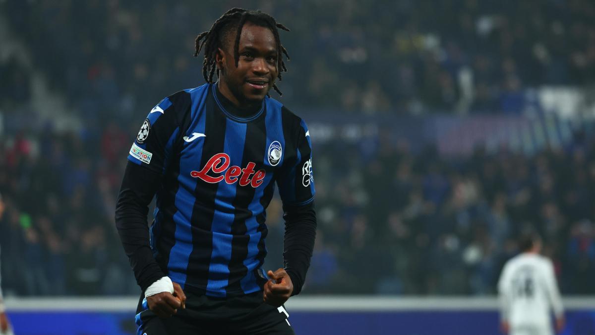 Ademola Lookman durante un partido con la Atalanta