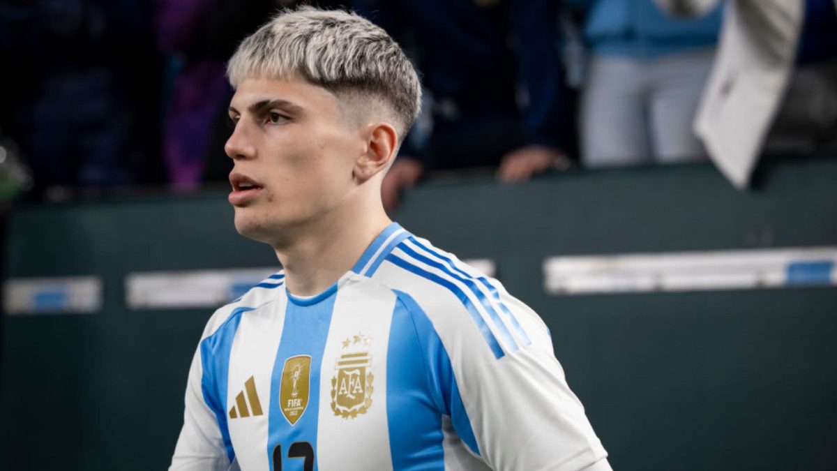 Alejandro Garnacho durante un partido con la selección de Argentina