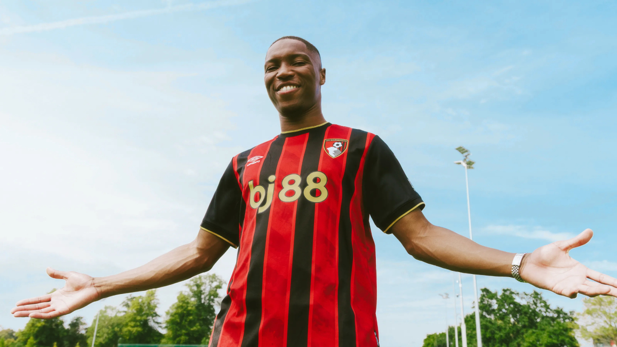 Bafodé Diakité en su presentación con el Bournemouth