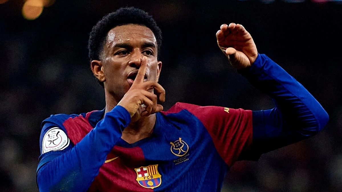 Alejandro Balde celebra un gol con el Barcelona