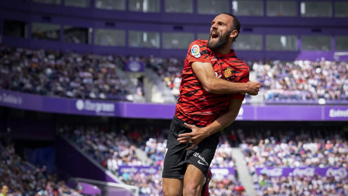 Vedat Muriqi celebra un gol anotado con el Mallorca