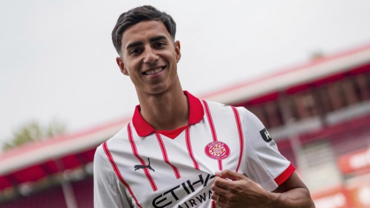 Vitor Reis durante su presentación con el Girona