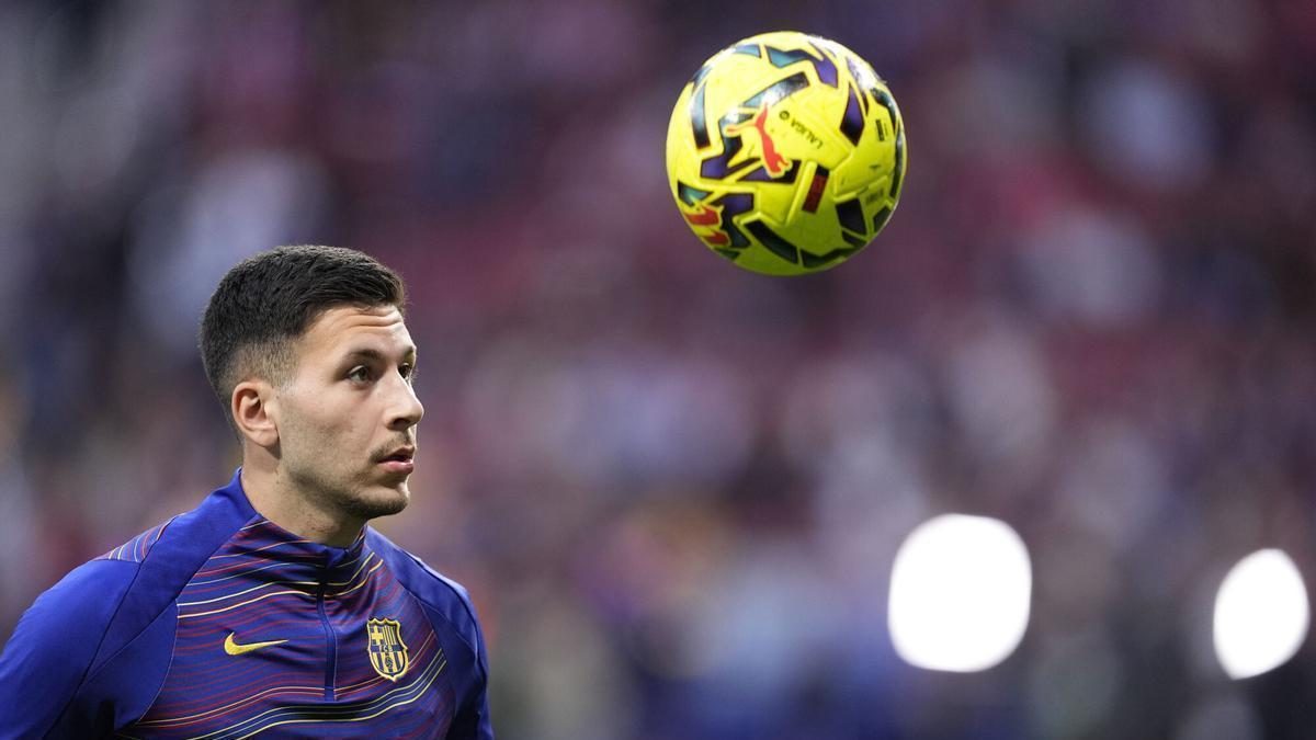 Roony Bardghji durante un calentamiento con el FC Barcelona