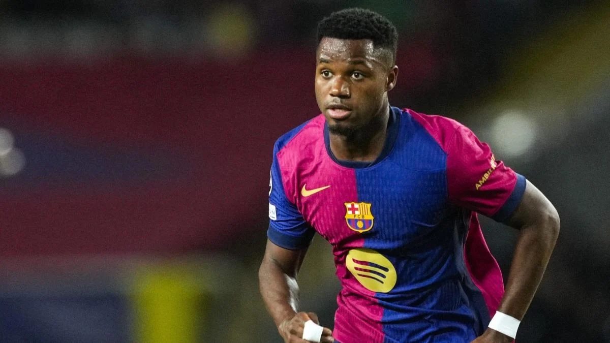 Ansu Fati durante un partido con el Barcelona