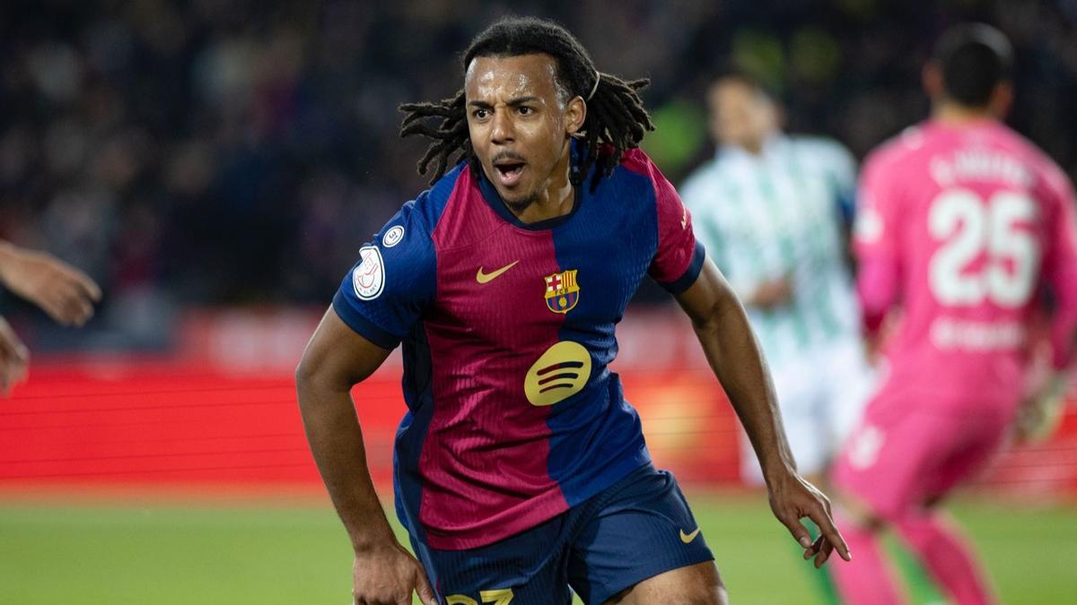 Jules Koundé celebra un gol anotado con el Barcelona