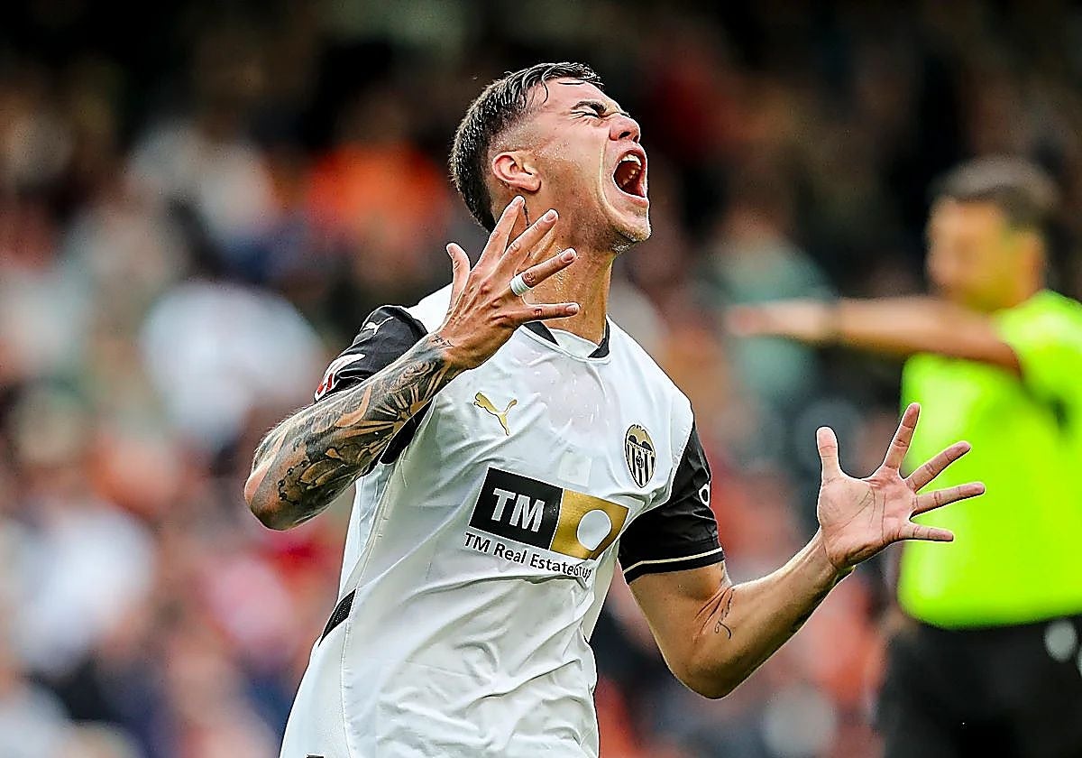 Enzo Barrenechea, back to Valencia
