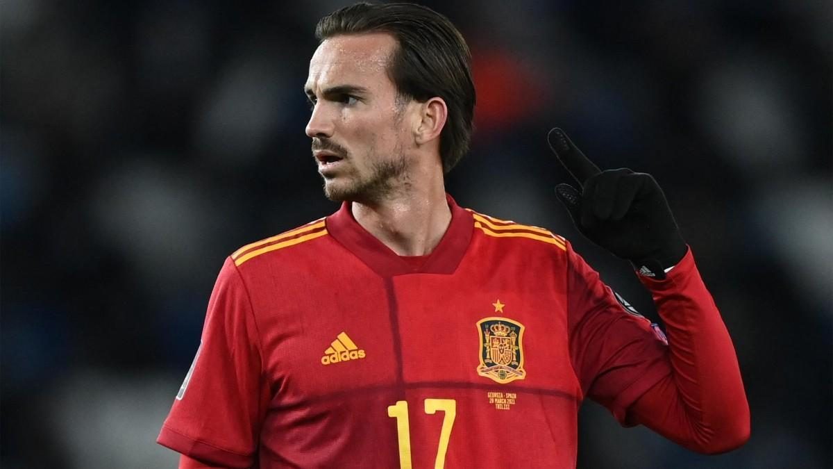 Fabián Ruiz durante un partido con la selección española