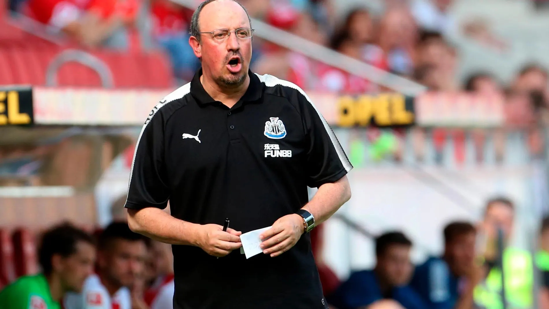 Benítez no quiere entrenar al Valencia