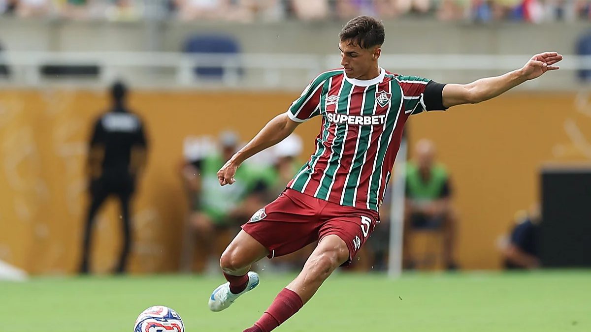 Facundo Bernal durante un partido disputado con Fluminense