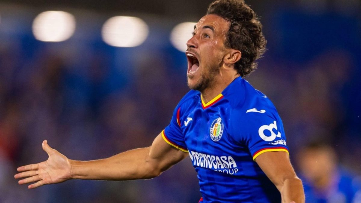 Luis Milla celebra un gol anotado con el Getafe