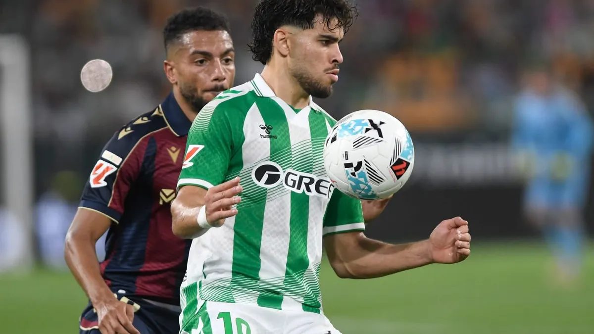 Ez Abde durante un Real Betis - Levante