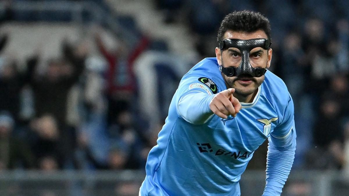 Pedro Rodríguez celebra un gol anotado con la Lazio