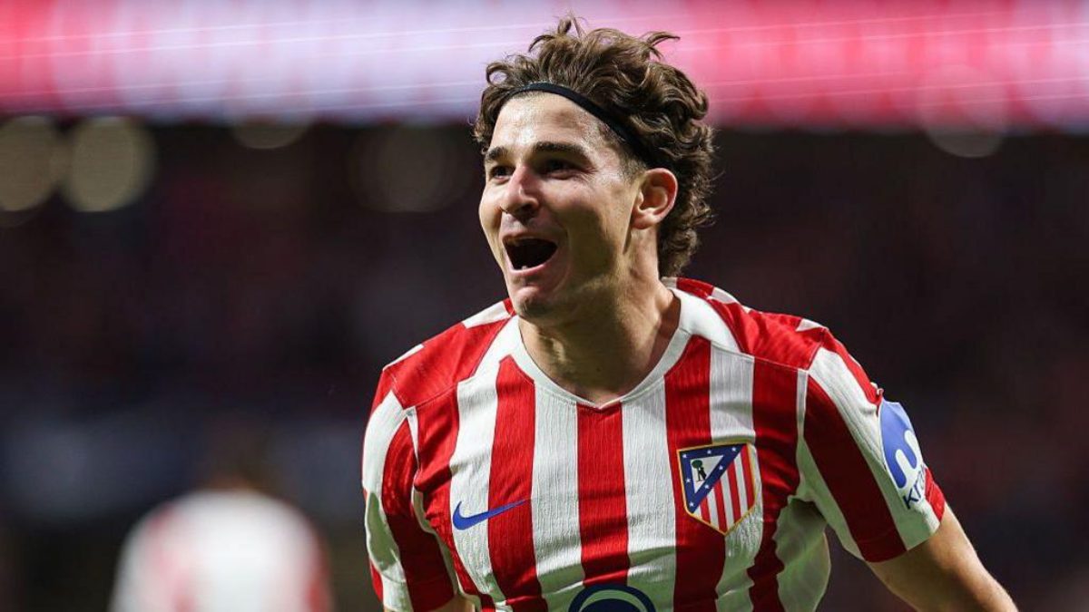 Julián Álvarez celebra un gol marcado con el Atlético de Madrid