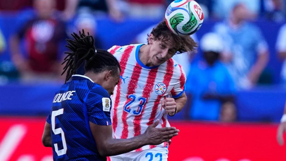 Matías Galarza durante el Francia - Paraguay del Mundial 2026