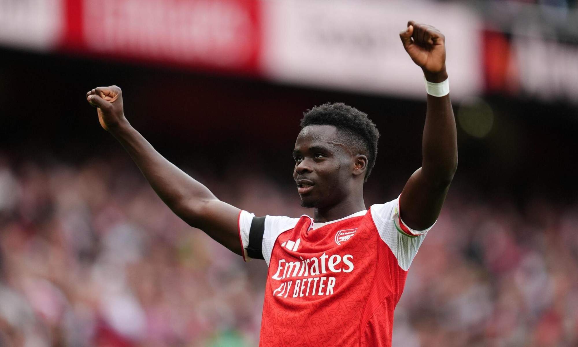 Bukayo Saka se asegura un salario galáctico