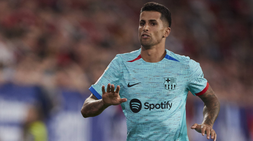 Cancelo does not have his future secured at Barça