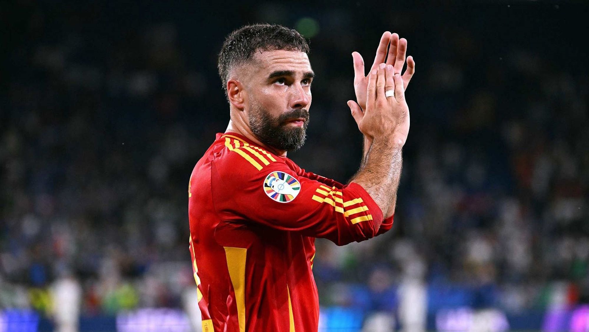 Carvajal tiene un pie fuera del Real Madrid