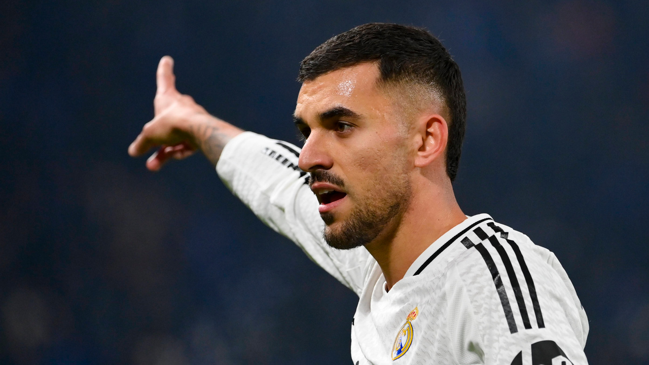 Ceballos cerca del Ajax