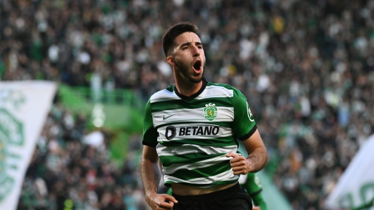Gonçalo Inácio celebrating a goal with Sporting de Portugal