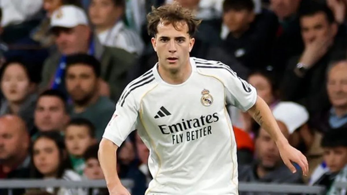 Dani Yáñez durante un partido con el primer equipo del Real Madrid