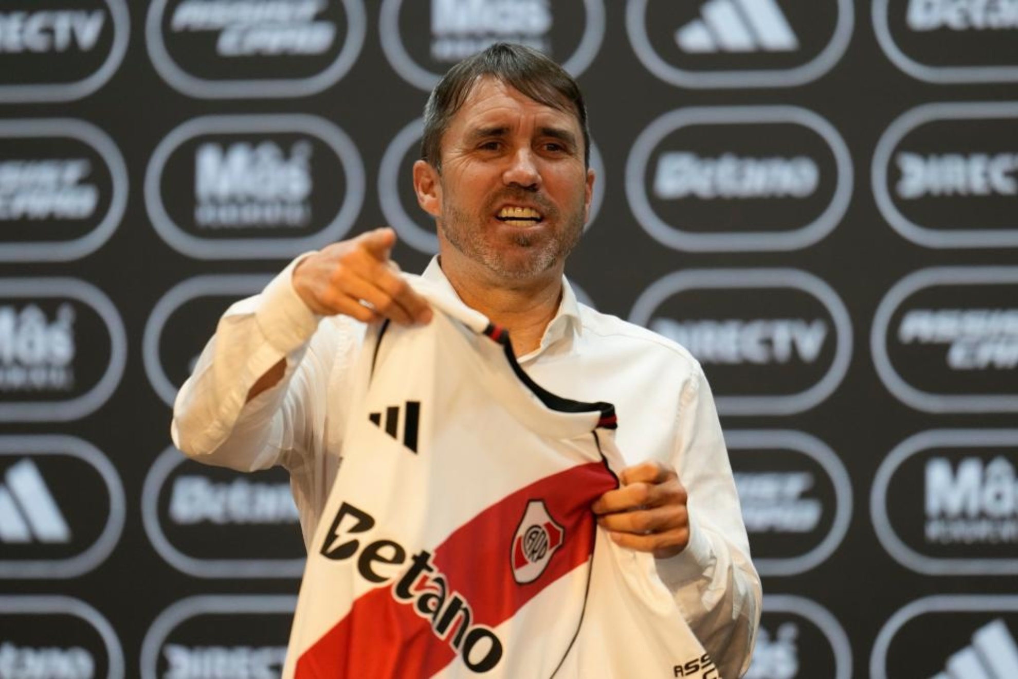 Chacho Coudet deja de ser entrenador de River Plate