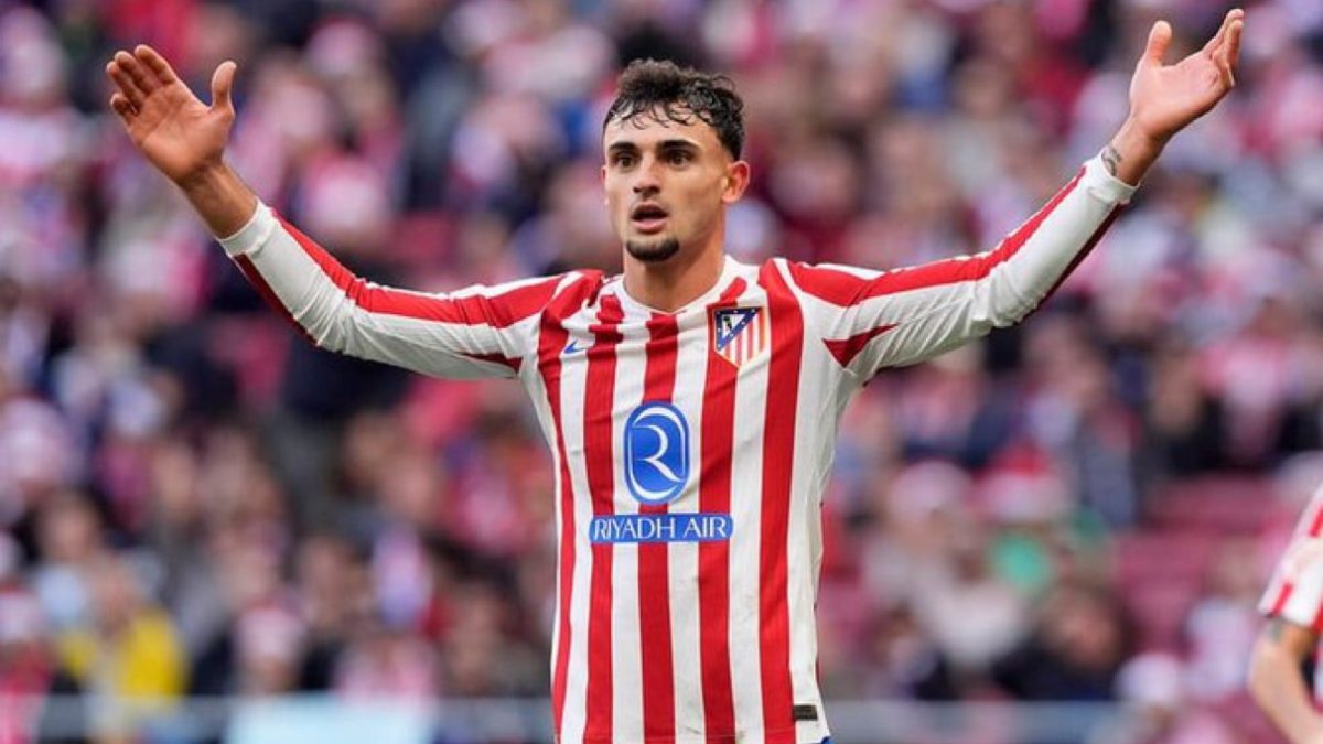 Marc Pubill durante un partido con el Atlético de Madrid